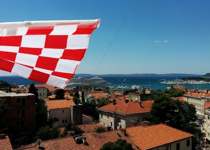 Astonishing View Split