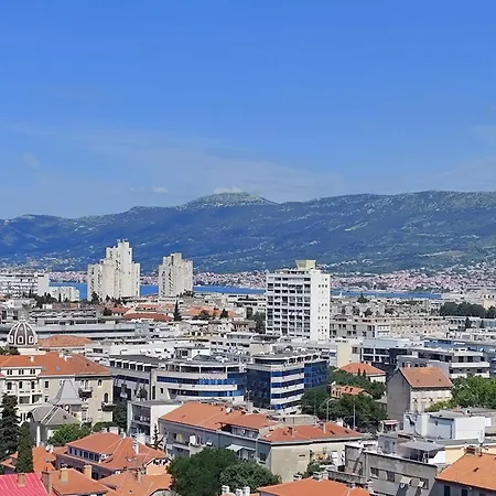 Daire Astonishing View Split