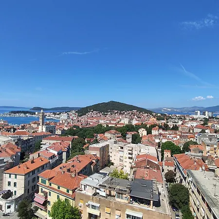 Astonishing View Split