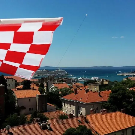 Astonishing View Split