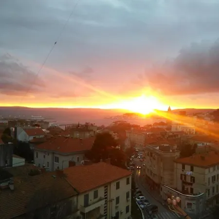 Lejlighed Astonishing View Split